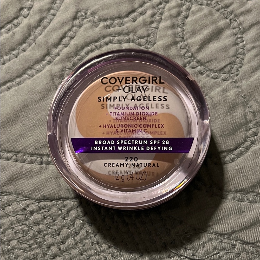 COVERGIRL x Olay Simply Ageless Foundation - Creamy Natural, 12g